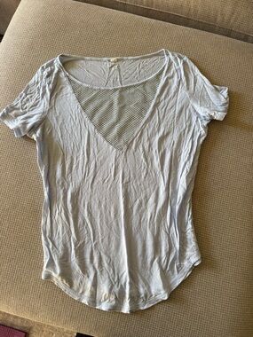 ALO Yoga Light Blue V-Neck Short Sleeve Tee with Mesh Inset